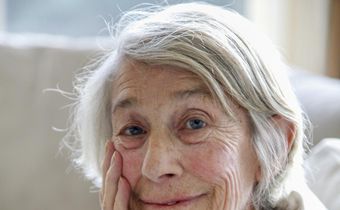 Mary Oliver, Prize-Winning Poet of the Natural World, Dies at 83