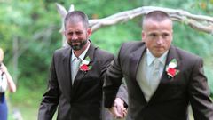 Todd Bachman inviting Peck's step dad, Todd Cendrosky, to help walk Peck down the isle