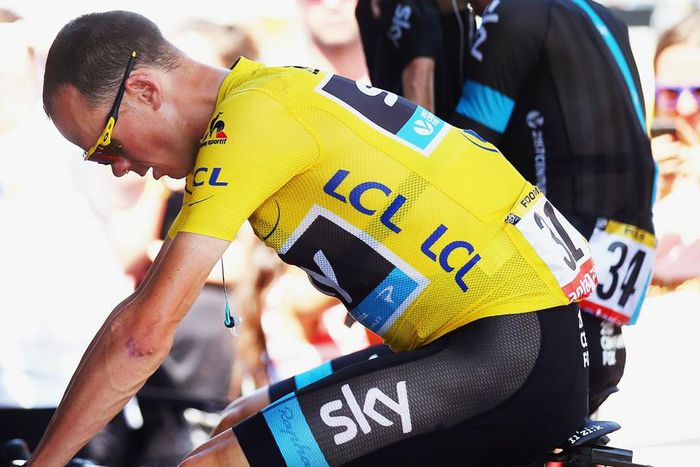 Lance Armstrong stirs doping pot with Chris Froome tweet