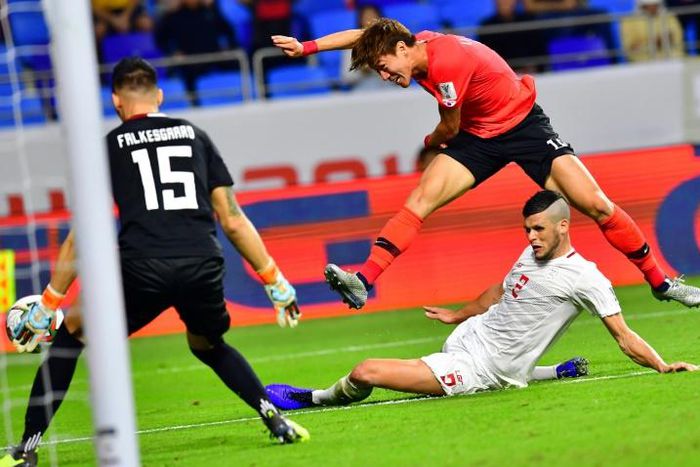 Hwang Ui-jo scored as South Korea secured their first win in their opening fixture at the 2019 Asian Cup beating Philipinnes in Dubai