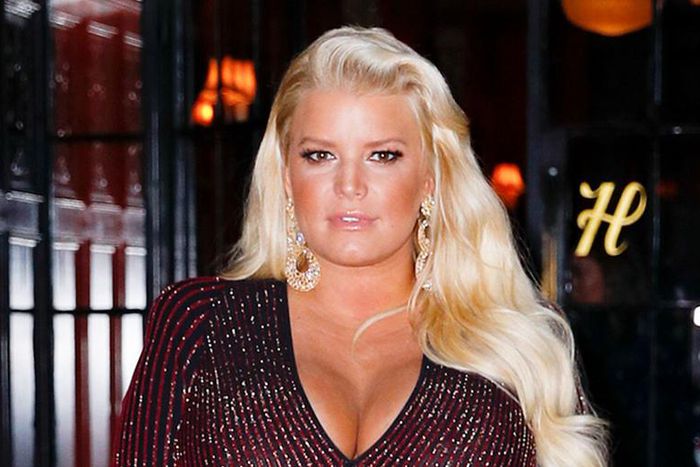 Jessica Simpson Shares Pregnancy-Related Issues