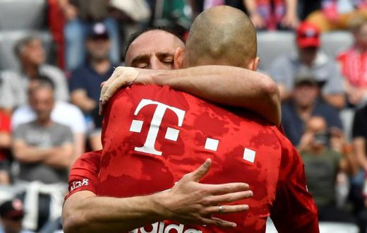 Arjen Robben and Franck Ribery bid farewell to the Allianz Arena on Saturday