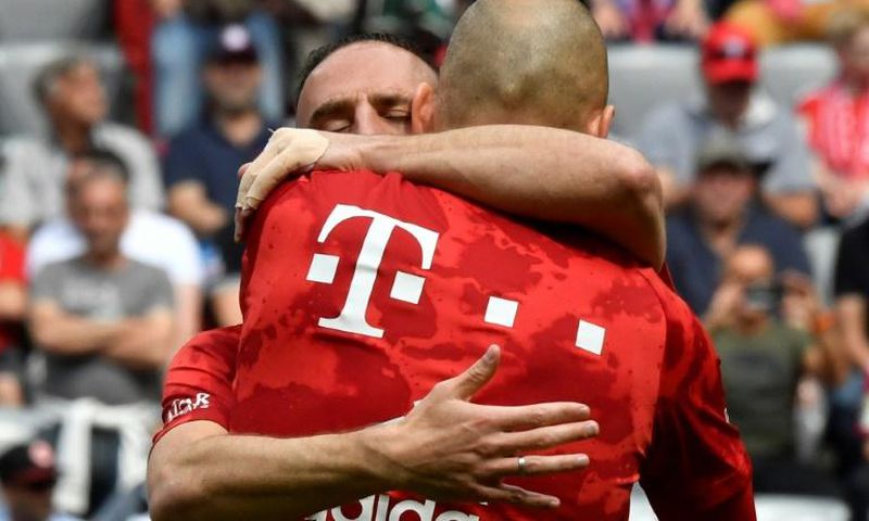 Arjen Robben and Franck Ribery bid farewell to the Allianz Arena on Saturday