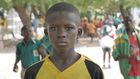 Mastering free-kicks at age 13: The incredible routine of young Taslim