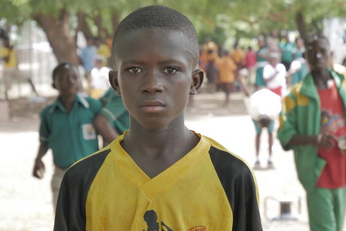 Mastering free-kicks at age 13: The incredible routine of young Taslim