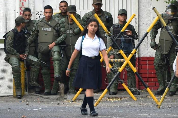 Thousands of people from Urena and San Antonio depend on crossing the Colombian border for school, work and shopping