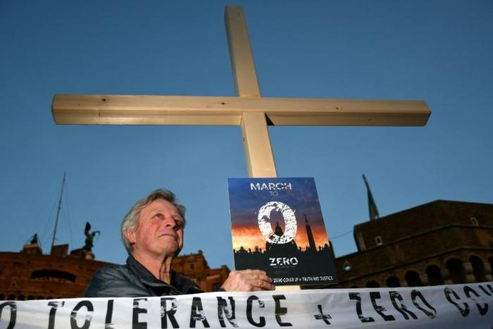 A landmark Vatican summit on fighting child abuse within the Catholic Church attracted protests from survivors and activists
