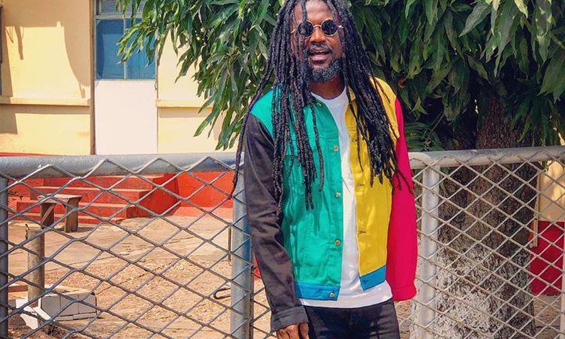 Samini in "Rainbow" video