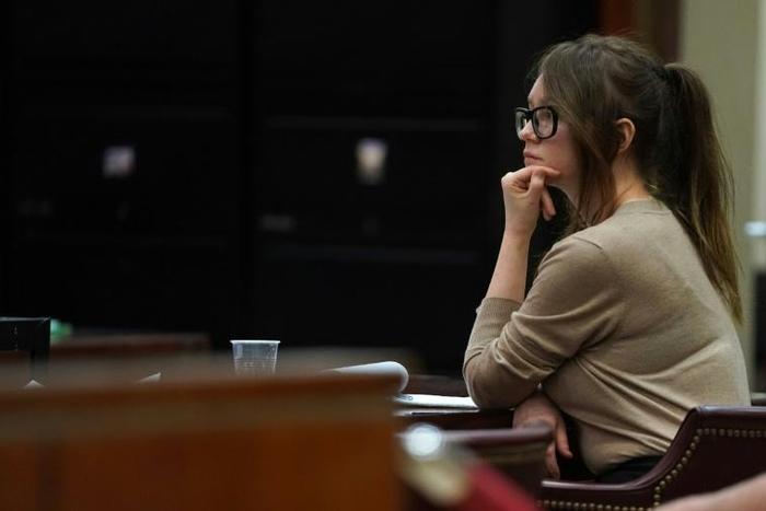 Through clever lies and incredible self-confidence, Anna Sorokin received tens of thousands of dollars in loans from several banks, flew for free on private planes and stayed in luxury hotels without paying the bill