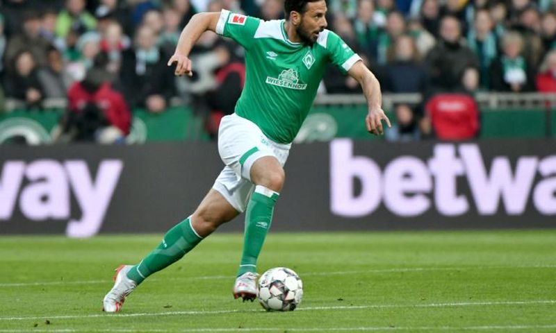 Bremen striker Claudio Pizarro is set to finish his playing career at the end of next season