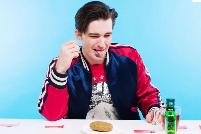 Watch Drake Bell Squirm While Eating Crickets