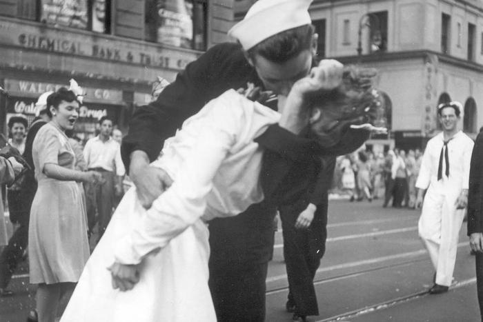 George Mendonsa, 95, Most Likely the Sailor in a Famous Photo, Dies
