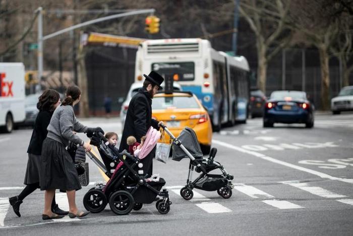 New York has mandated measles vaccinations following an outbreak of the disease among the Orthodox Jewish community