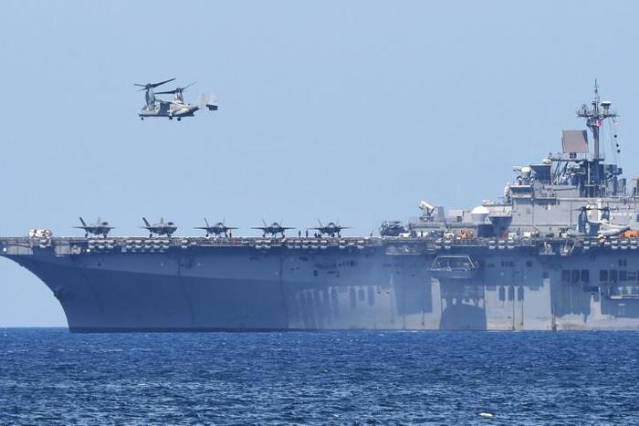 A US V-22 Osprey takes off from the USS Wasp suring amphibious landing exercises as part of the annual joint US-Philippines military exercise