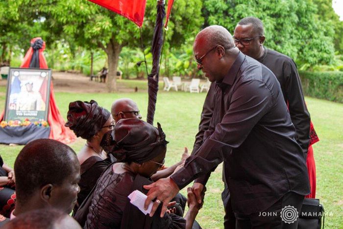 Mahama consoles family of Major General Vib-Sanziri