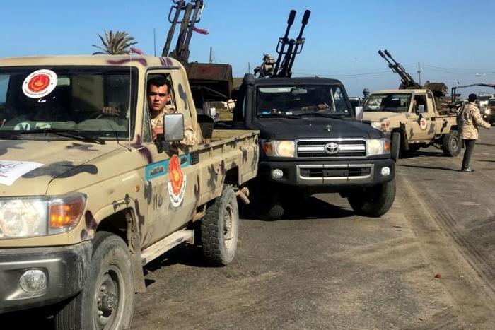 Forces loyal to Libya's UN-backed unity government have sent reinforcements to defend Tripoli