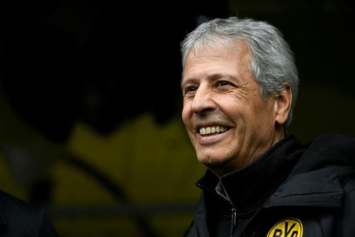 Borussia Dortmund coach Lucien Favre is hoping to claim an unlikely Bundesliga title this Saturday
