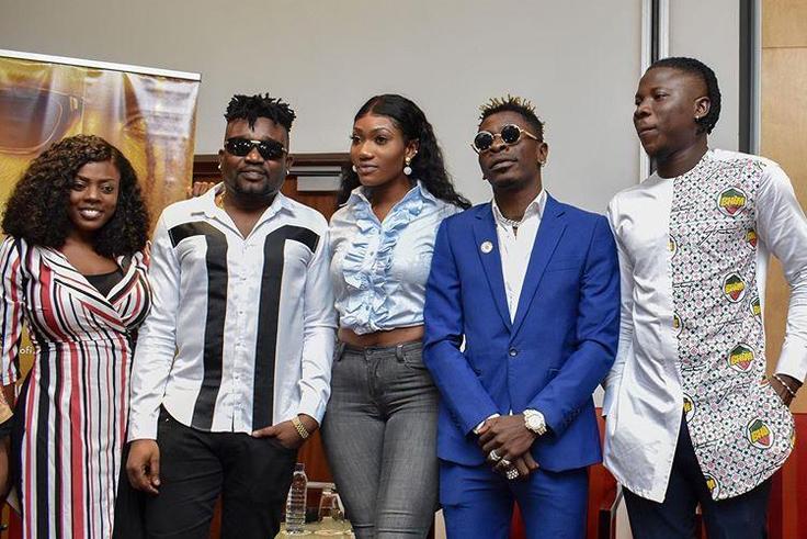 Kelvyn Boy brushes off Wendy Shay, hugs Shatta Wale instead