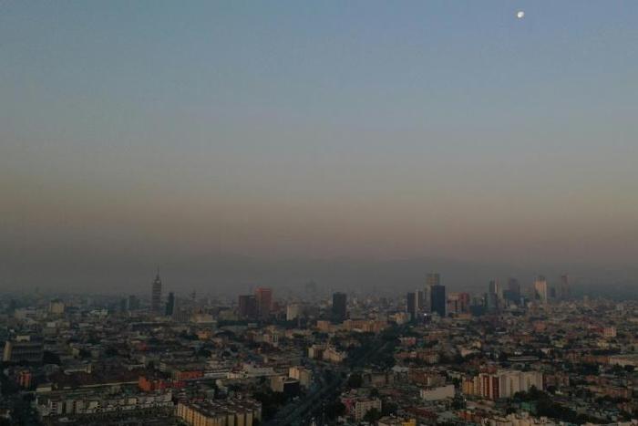 Dozens of wildfires have combined with hot, dry weather to cause a sharp rise in air pollution across a swathe of central Mexico