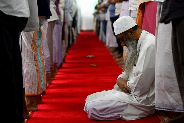 Sri Lankan Muslim men attended prayers at the Maligawatta Jumma Mosque in Colombo