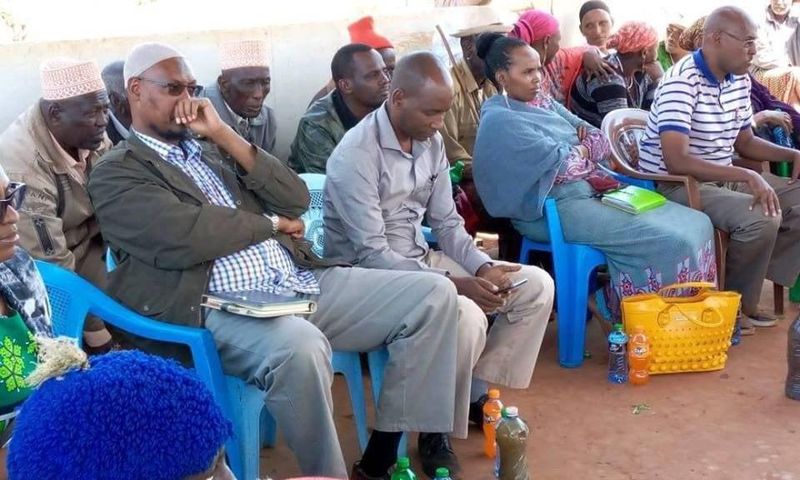 Residents serve muddy water to politicians to make them have a taste of their plight