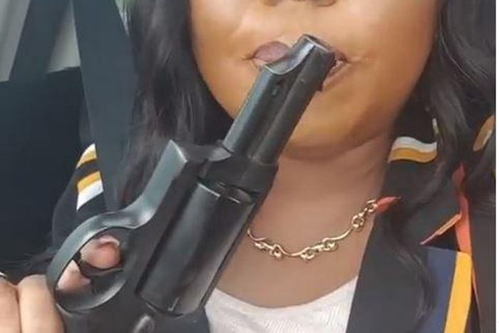 Afia Schwarnegger with new gun