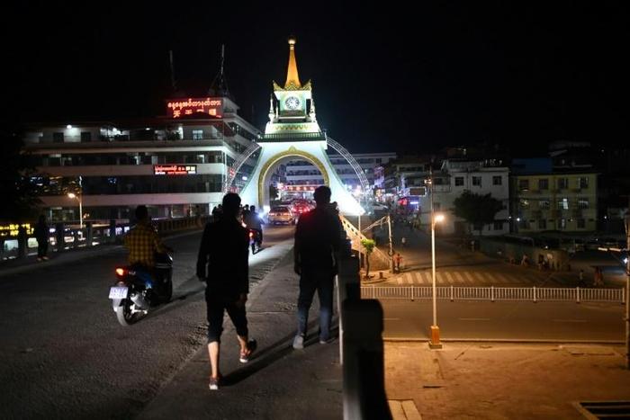 Mongla lures the playboy wealthy, with sex and gambling the main businesses in town
