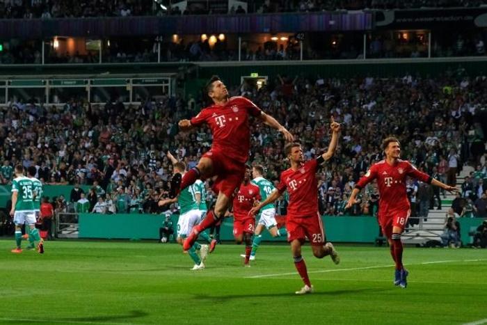 Robert Lewandowski scored the winner in Bayern's thrilling semi-final win over Bremen on Wednesday