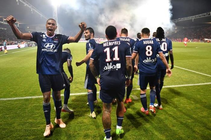 French football club Lyon (players pictured May 29, 2019) will go directly into the group stage of the Champions League thanks to Chelsea's victory over Arsenal
