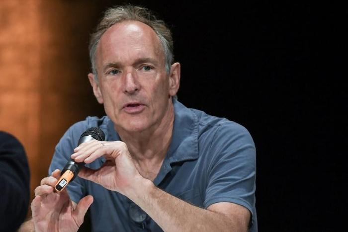 Internet users must fight to keep control of their data, says the inventor of the World Wide Web, British scientist Tim Berners-Lee