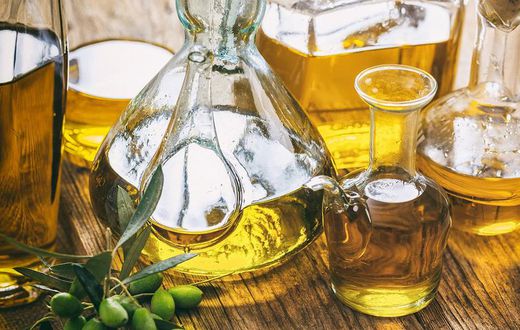 Canola Vs. Vegetable Oil: What's The Difference?