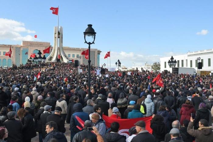 Tunisian teachers protest outside the prime minister's office in the capital Tunis on February 6, 2019