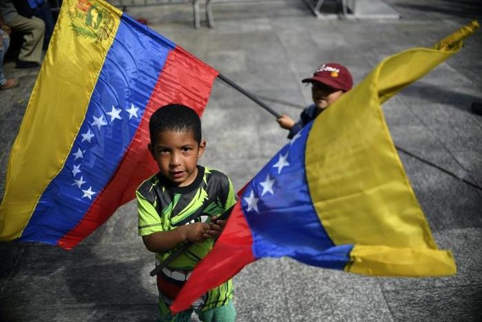 The first step before the IMF can provide financial aid to crisis-devastated Venezuela is for the international community to decide whether to recognize President Nicolas Maduro or opposition leader Juan Guaido