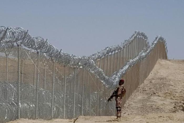 A fence along the Pakistan-Iran border is being built officials say. One is already in place on the Pakistan-Afghan border