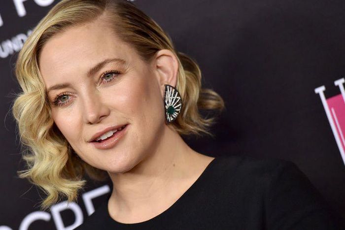 Kate Hudson Shows Off Toned Abs In Workout Gear