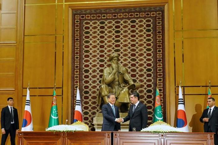 South Korean President Moon Jae-in's tour of Central Asia included a meeting with his Turkmen counterpart Gurbanguly Berdymukhamedov