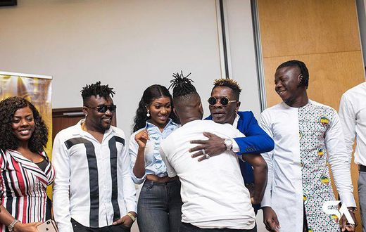 Kelvyn Boy snubs Wendy Shay