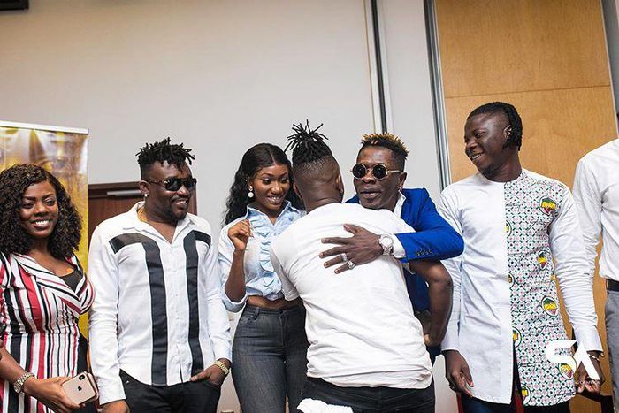 Kelvyn Boy snubs Wendy Shay