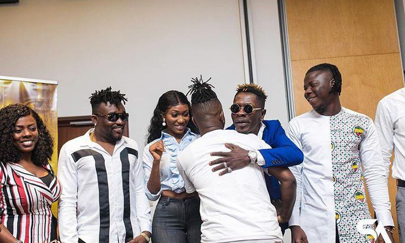 Kelvyn Boy snubs Wendy Shay