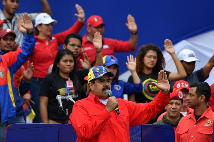 Speaking at a pro-regime rally celebrating the 20th anniversary of the socialist revolution led by Hugo Chavez, Venezuelan president Nicolas Maduro said he was in favor of a proposal for holding early parliamentary elections