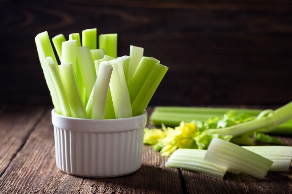 The 11 Best Keto-Friendly Vegetables That Are Low in Carbs and Won't Knock You Out of Ketosis