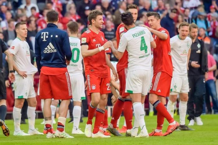 Bremen's Claudio Pizarro will be reunited with former team mates when his side host Bayern in the German Cup semi-final on Wednesday