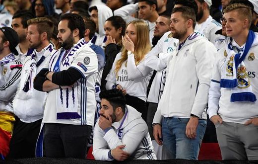 Madrid fans want Perez's resignation