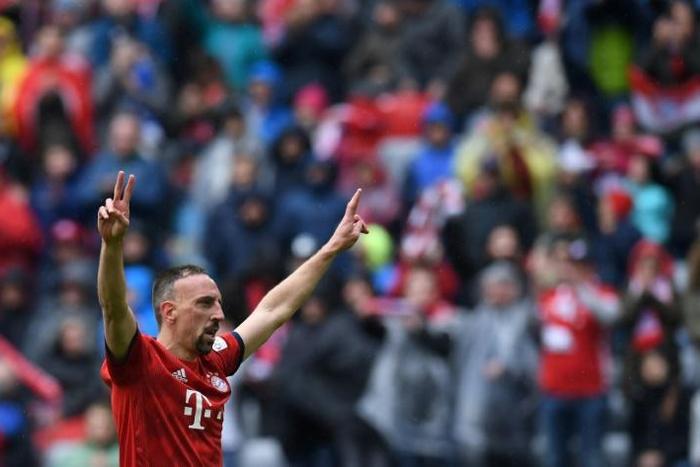 Franck Ribery saluted the Bayern fans after scoring in a 3-1 win over Hanover on Saturday