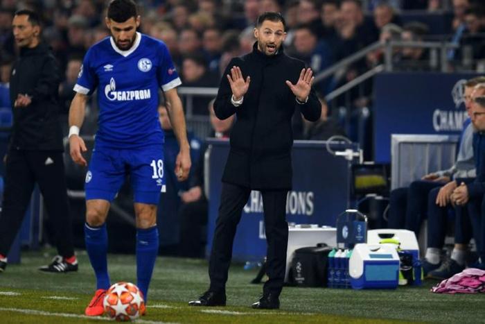 Domenico Tedesco has kept his job as head coach despite Schalke 04's latest Bundesliga defeat on Friday.