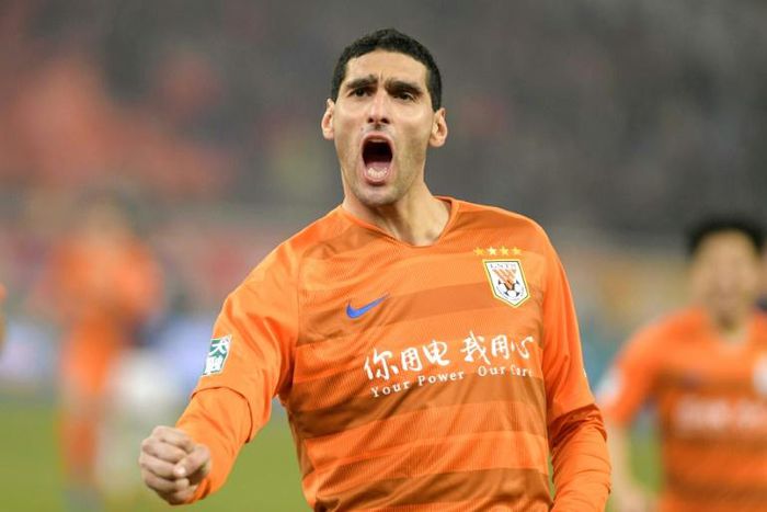 Marouane Fellaini's strike turned out to be the winner in a 1-0 home victory for Shandong over Beijing Renhe in the opening match of the Chinese season
