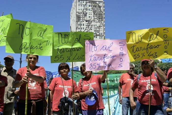 Thousands of people took to the streets in 50 Argentine cities and towns to protest rising prices