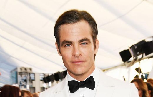 Chris Pine Swears by This Controversial Acne Drug