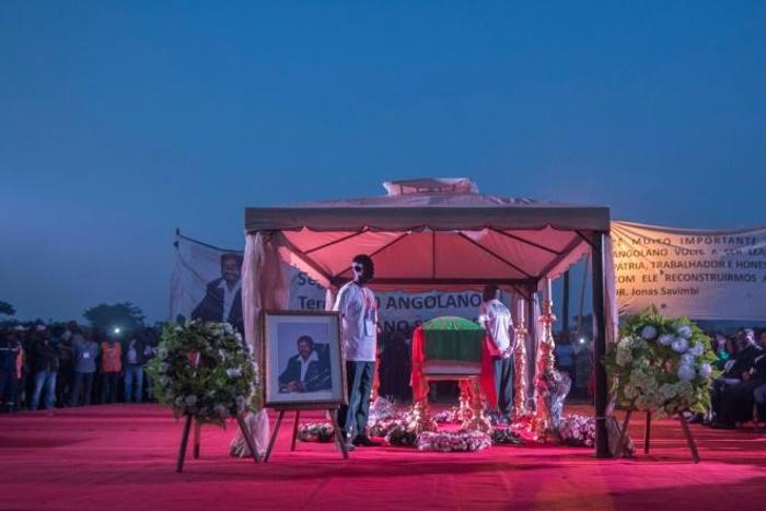 Thousands of supporters of Angola's former rebel leader Jonas Savimbi rallied for his public funeral on Saturday
