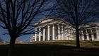 Virginia's Governor Refuses to Quit as Outcry Grows Over Photo